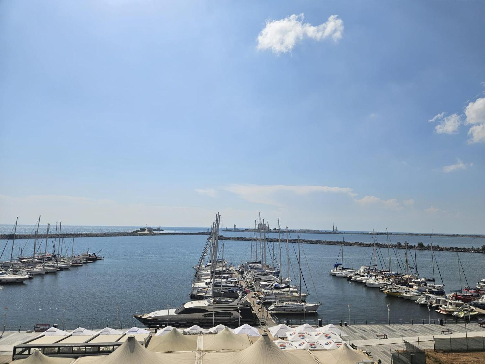 Blue Marina Sea View Appartement Mangalia Buitenkant foto
