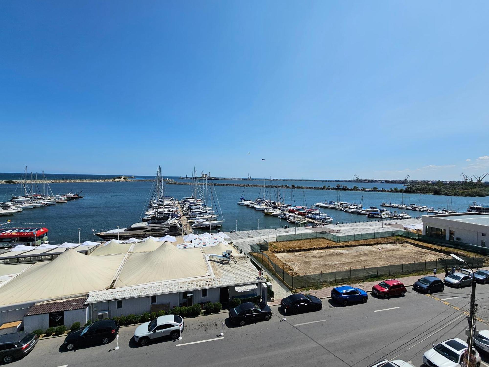 Blue Marina Sea View Appartement Mangalia Buitenkant foto