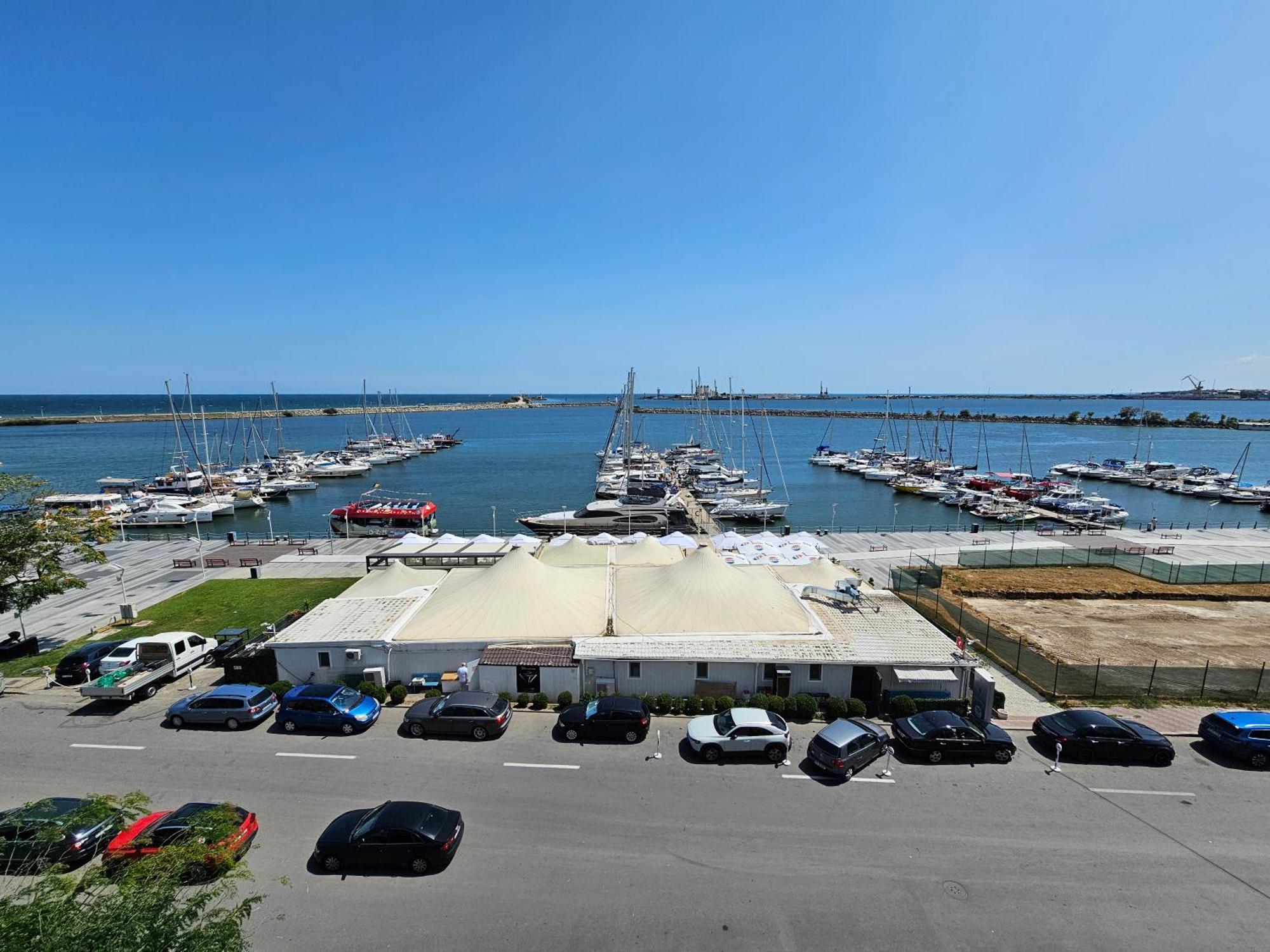 Blue Marina Sea View Appartement Mangalia Buitenkant foto